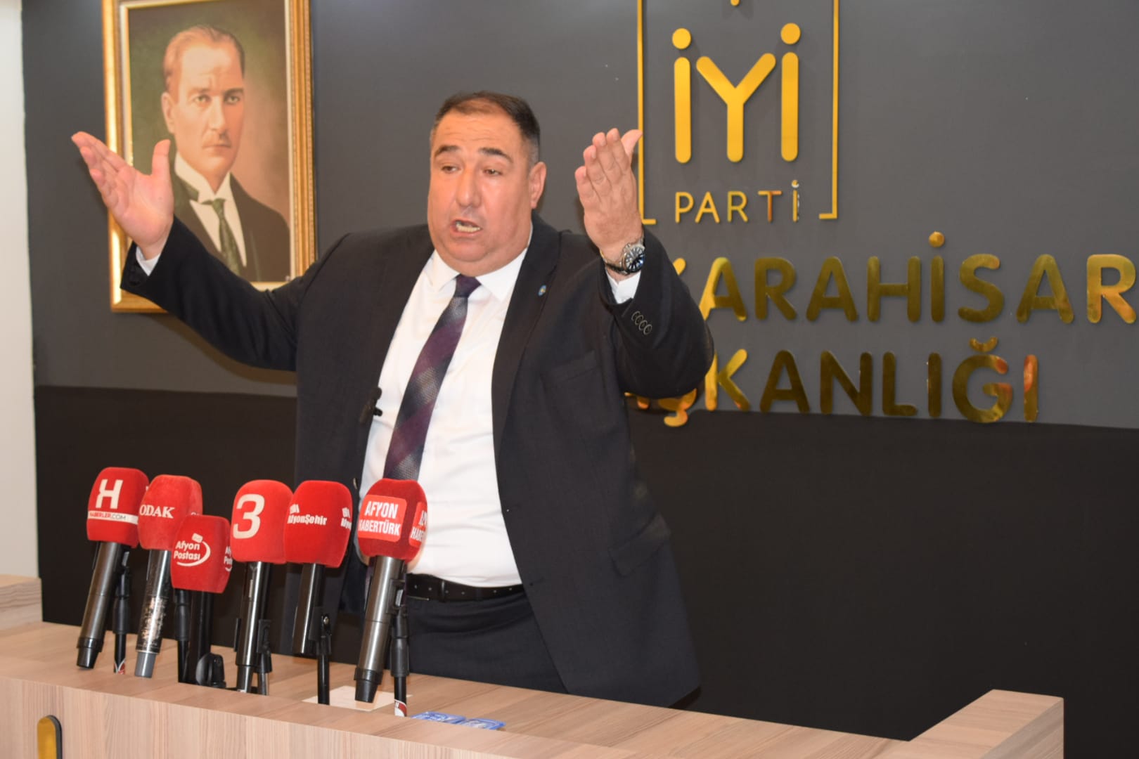İYİ Parti Afyon İl Başkanı Mısırlıoğlu’ndan Kundaklama İddialarına Sert Yanıt geldi!